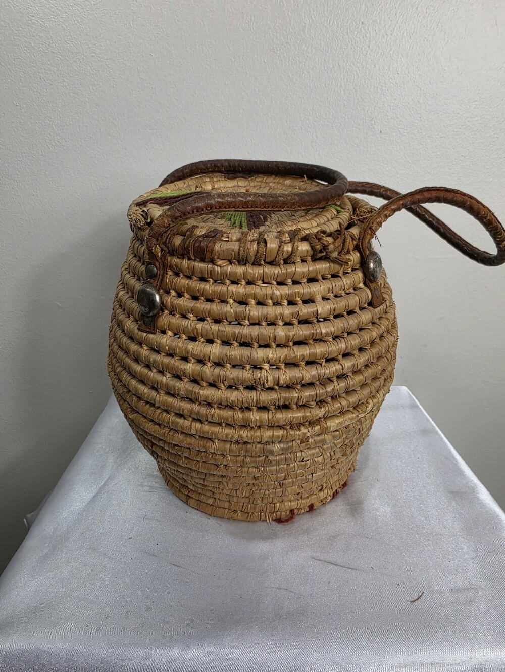 Vintage Woven Straw Bucket Bag with Green & Brown Embroidery - Picture 10 of 12